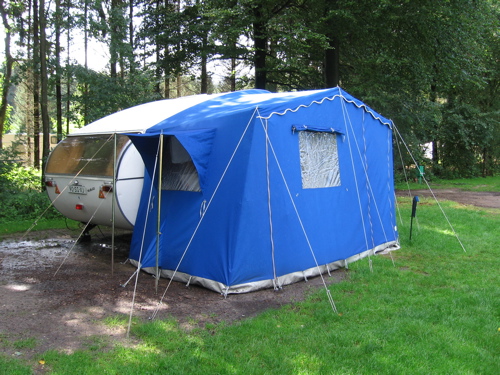 De WaWa met tent in Leersum